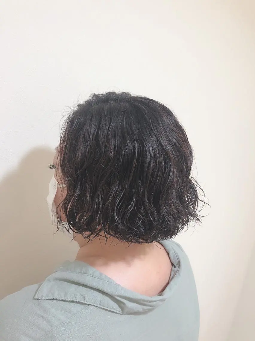 ショート パーマ 梅木 潤【韓国ヘア/ 艶髪/透明感カラー】のヘアスタイル