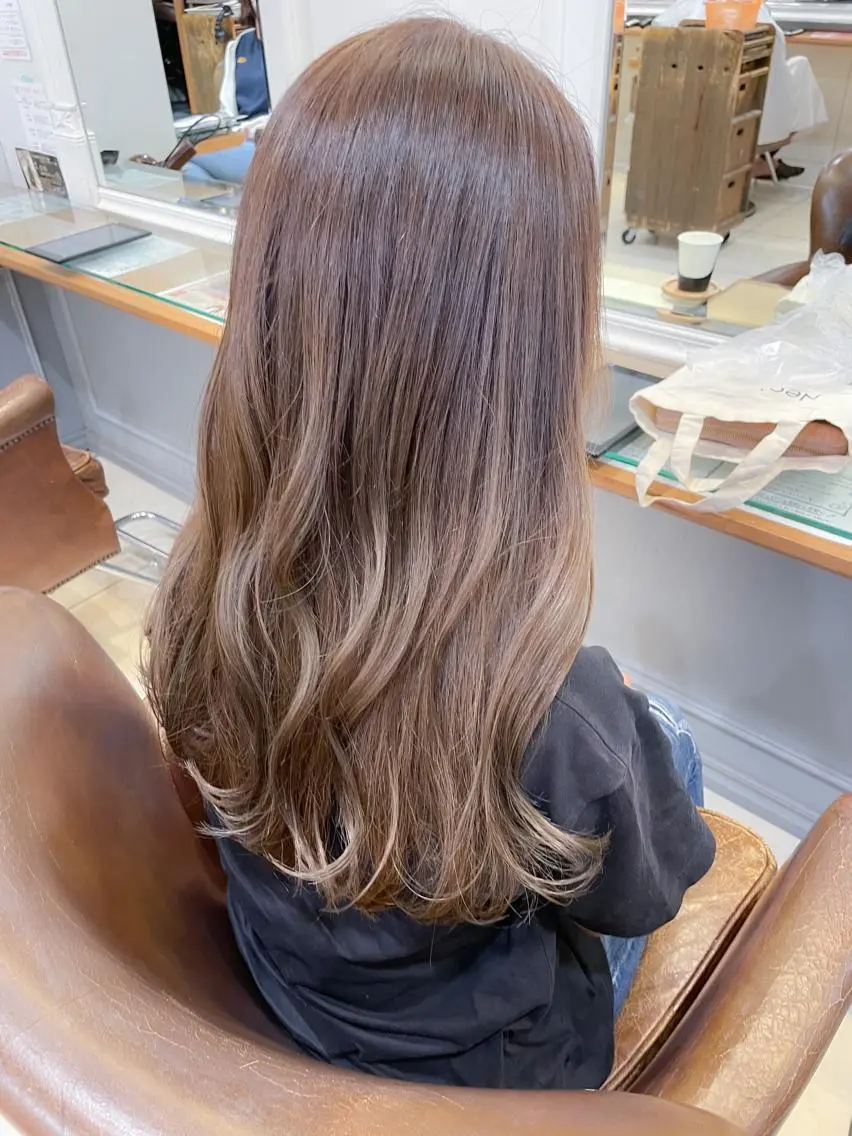 ミディアム カラー ベージュカラー ブリーチ ミルクティーベージュ ブリーチなしカラー カット ヘアカラー ✨カラー支持No.1 🧸ワキ カナコ🧸のヘアスタイル