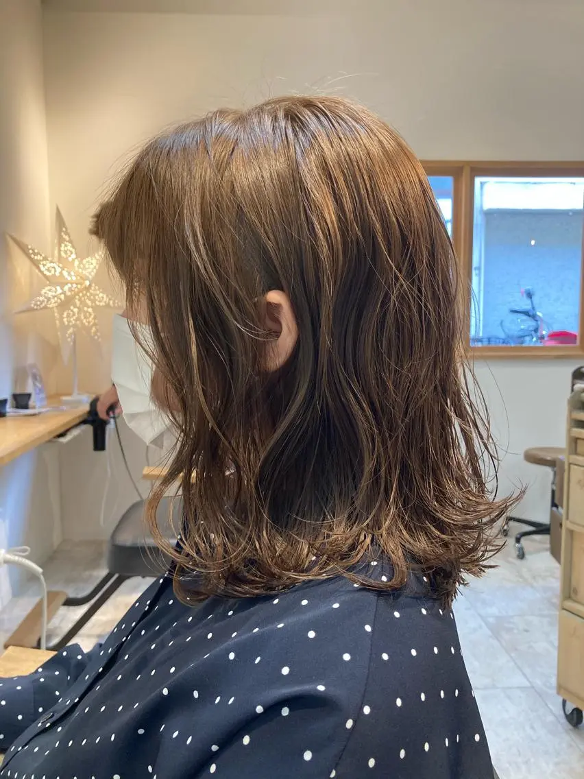 ミディアム カラー ベージュカラー ブリーチ ミルクティーベージュ ブリーチなしカラー 【女性指名No.1】 西口直子のヘアスタイル
