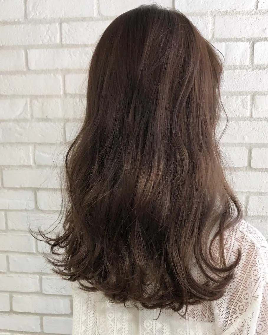 ロング カラー 小島 侑衣のヘアスタイル