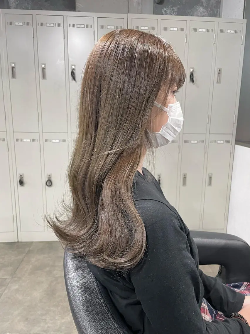 ロング カラー パーマ ヘアアレンジ メンズ キッズ ネイル マツエク・マツパ アイブロウ メンズブリーチ ブリーチ ダブルカラー ブリーチなしカラー 眉カラー 透明感カラー・レイヤ ー🎀amika🎀のヘアスタイル