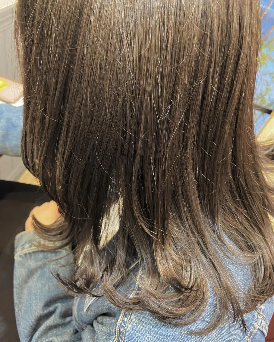 ミディアム ハラダ ヒナミのヘアスタイル
