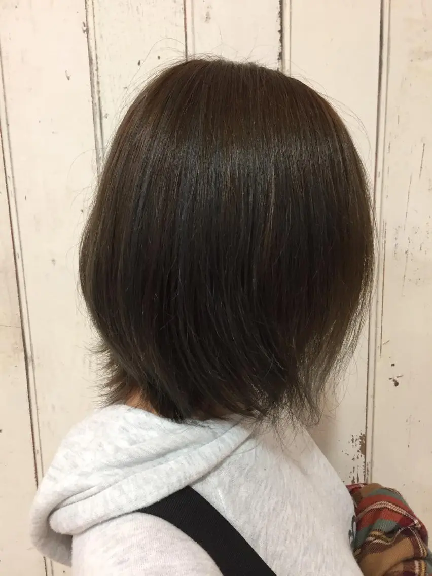 ミディアム カラー アッシュ ブルーカラー ハイライトカラー シルバー シルバーアッシュ 菅井 敏樹のヘアスタイル