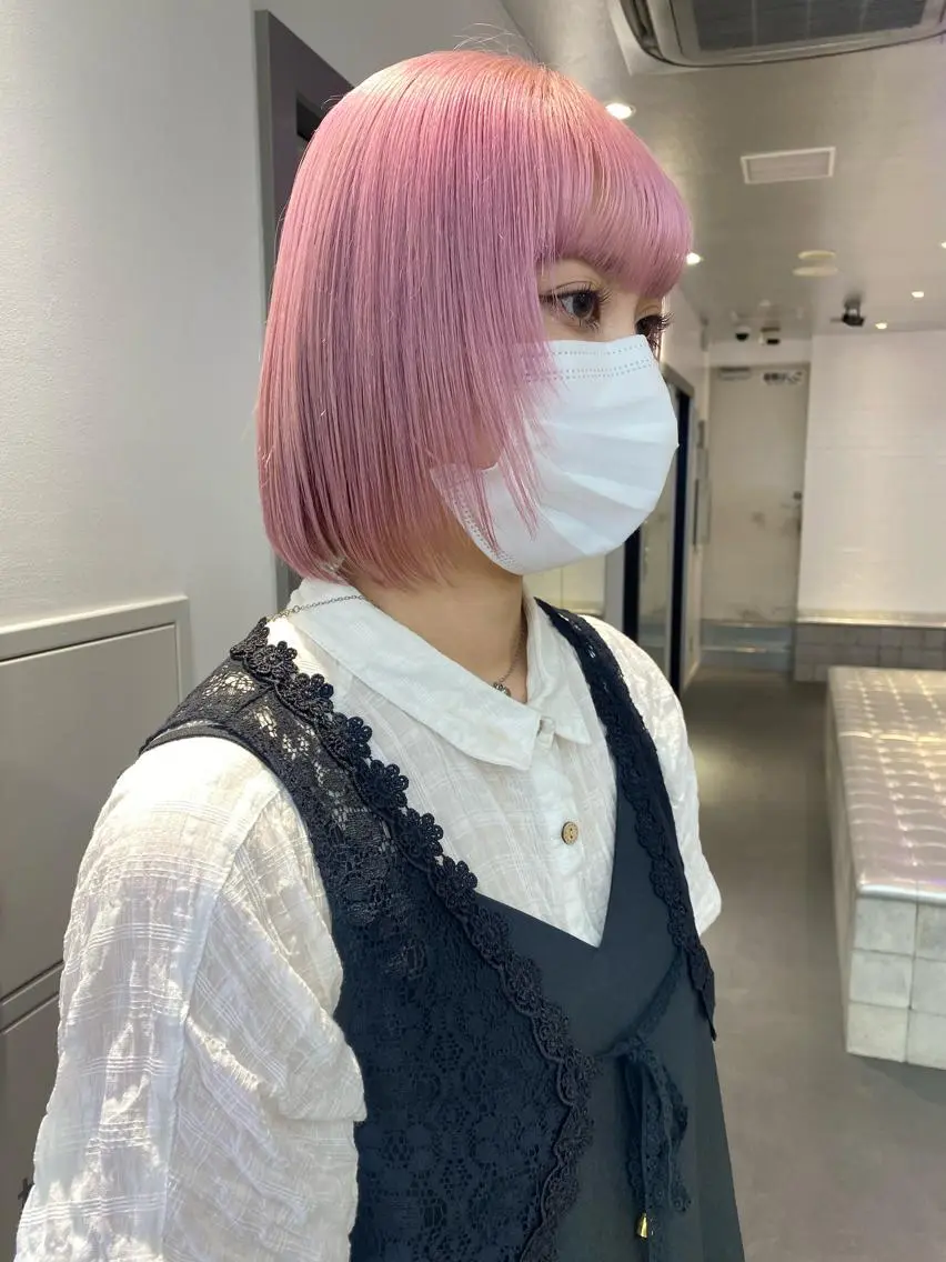 ミディアム カラー ヘアアレンジ ベージュカラー ピンクカラー ピンクベージュ ホワイトピンク ヘアカラー トリートメント 🎨ハイトーン/ 切りっぱなし みつきのヘアスタイル