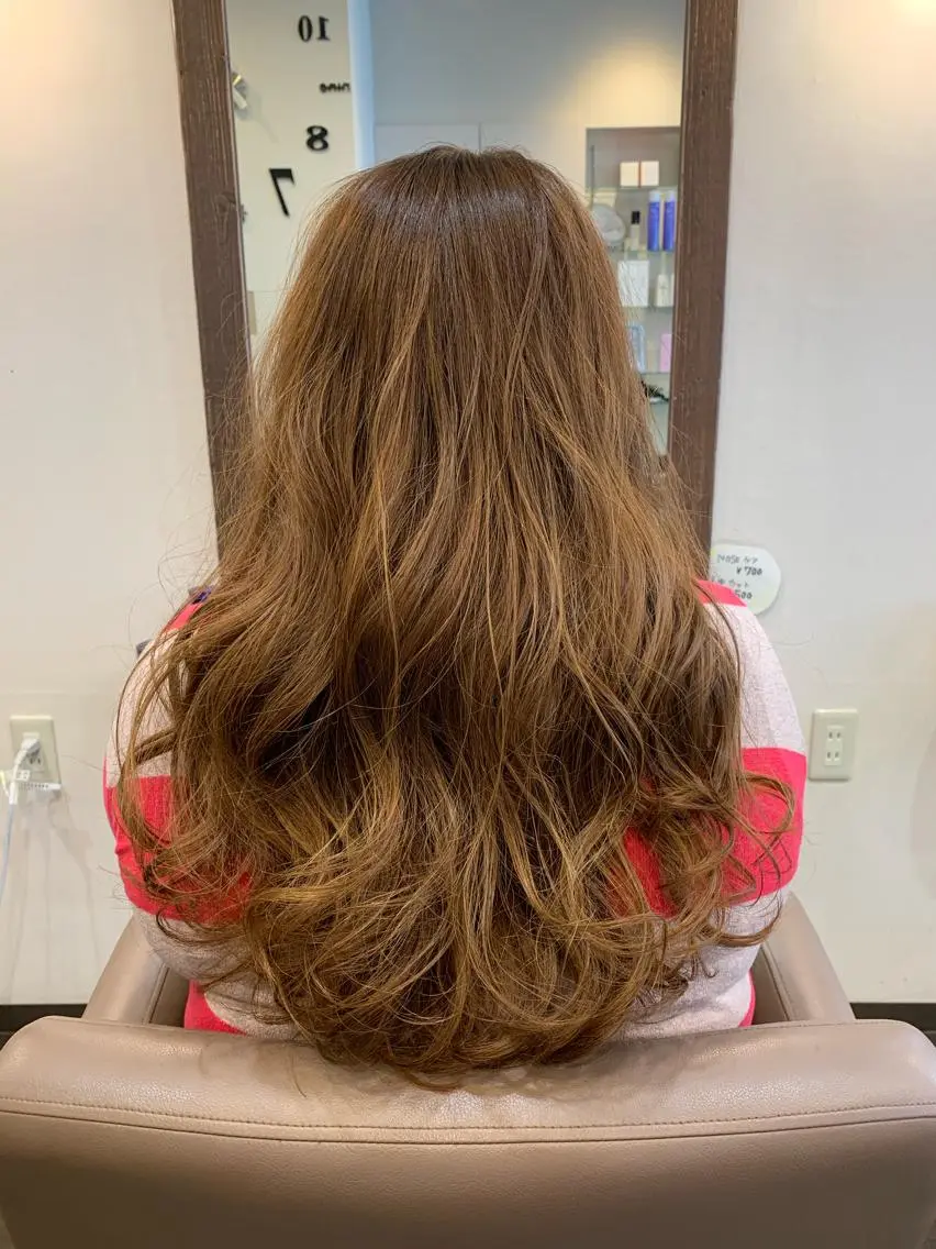 ロング カラー ブリーチ グラデーションカラー ブリーチなしカラー 中村 優太のヘアスタイル
