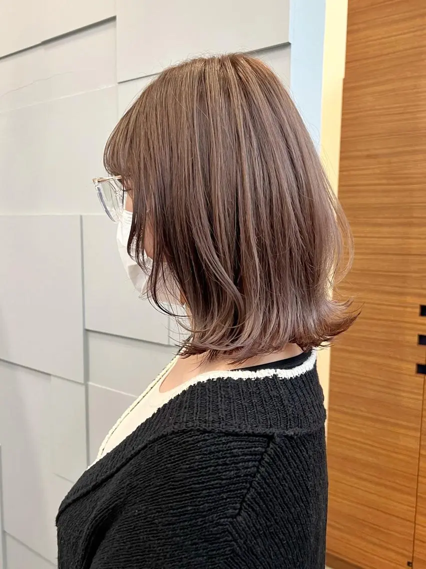 ミディアム カラー グレージュ シアーグレージュ カット ヘアカラー 柏木 彩花のヘアスタイル