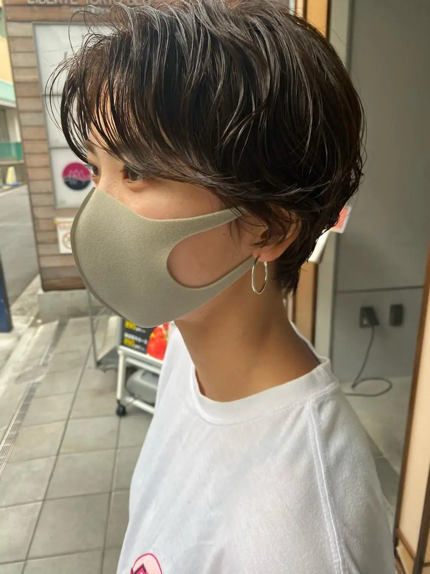 ショート カラー パーマ ベージュカラー ショートヘア 永井 素のヘアスタイル