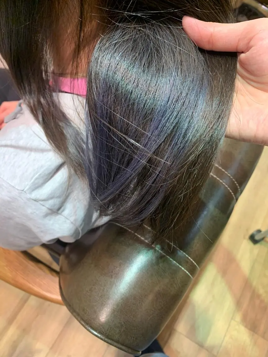 ロング カラー ブリーチ ブルーカラー ブルージュ ヘアカラー トリートメント ツキダテ ユイのヘアスタイル