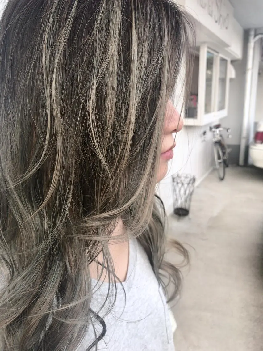ロング カラー デザインカラー レイヤーカット匠 イソザキノリユキのヘアスタイル