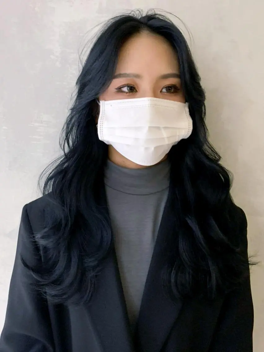 セミロング カラー パーマ ヘアアレンジ 黒髪 ブルーカラー ブルーブラック 顔まわりレイヤー レイヤーカット ITbyALBUM 中野店のヘアスタイル