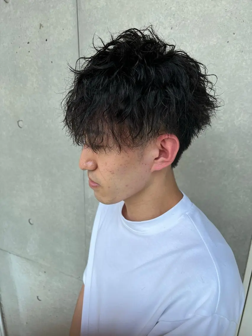 ショート メンズ メンズパーマ メンズツイストパーマ ツイストパーマ カット パーマ 難波 勝哉のヘアスタイル