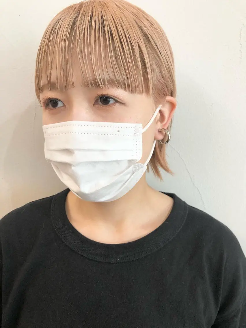 ショート カラー 切りっぱなしボブ ベージュカラー ブリーチ ブロンド ブロンドベージュ カット ヘアカラー 千葉 郁也のヘアスタイル