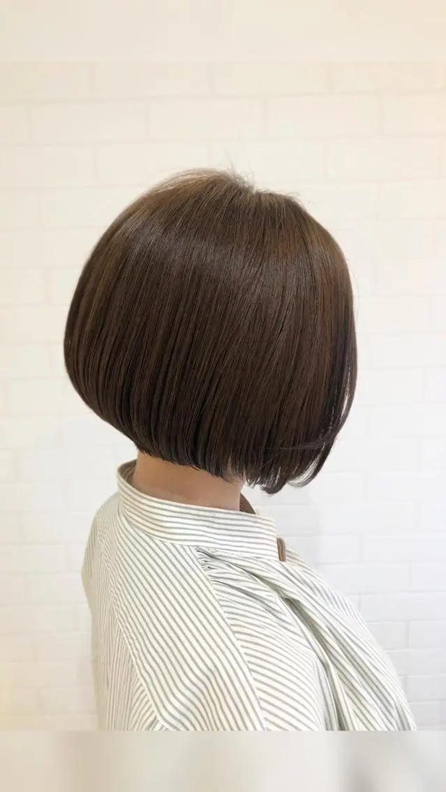 ショート カラー ボブ 酸性ストレート カット ヘアカラー トリートメント 植松 茜のヘアスタイル