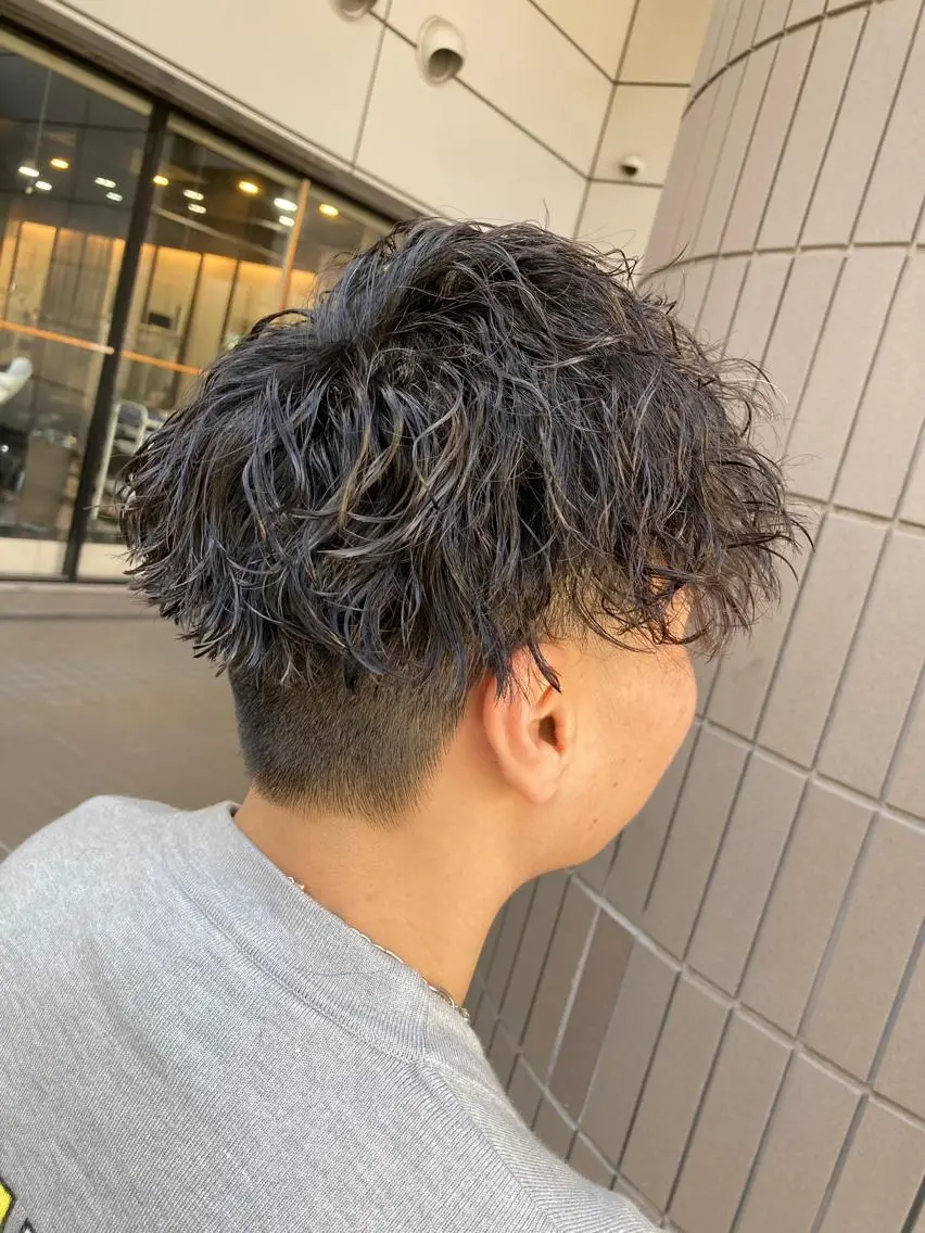 パーマ メンズ メンズパーマ ツイストスパイラルパーマ スパイラルパーマ SHAFT Ieiriのヘアスタイル
