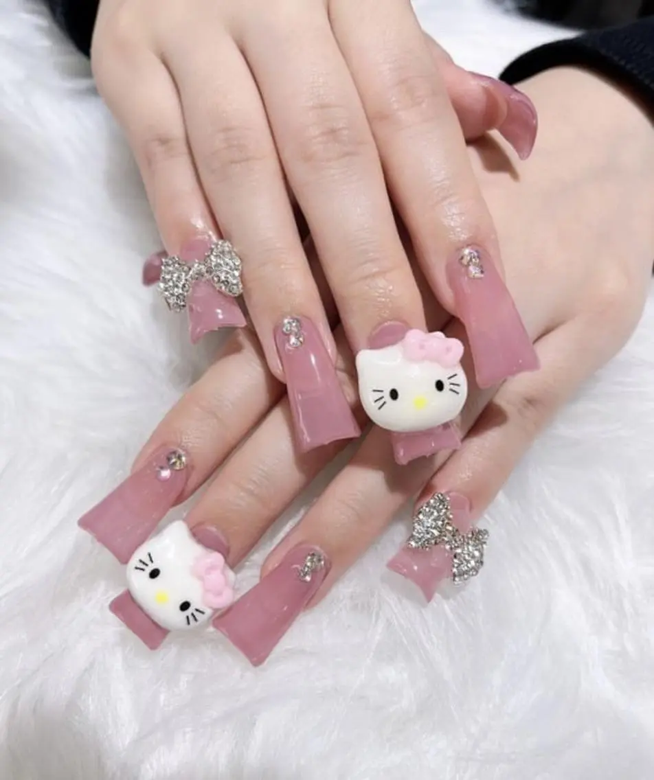 ネイル SESUNNY セサニーRINKAのネイルデザイン