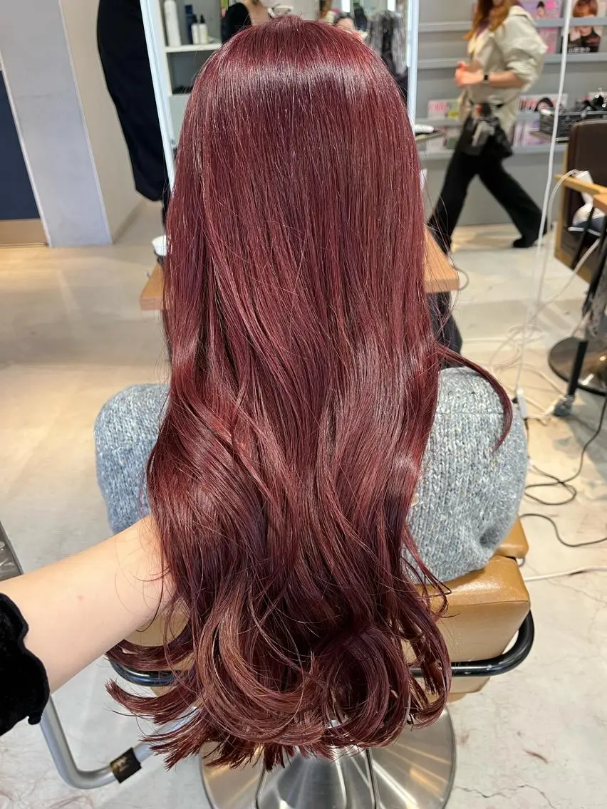 ロング カット ヘアカラー トリートメント u n aのヘアスタイル