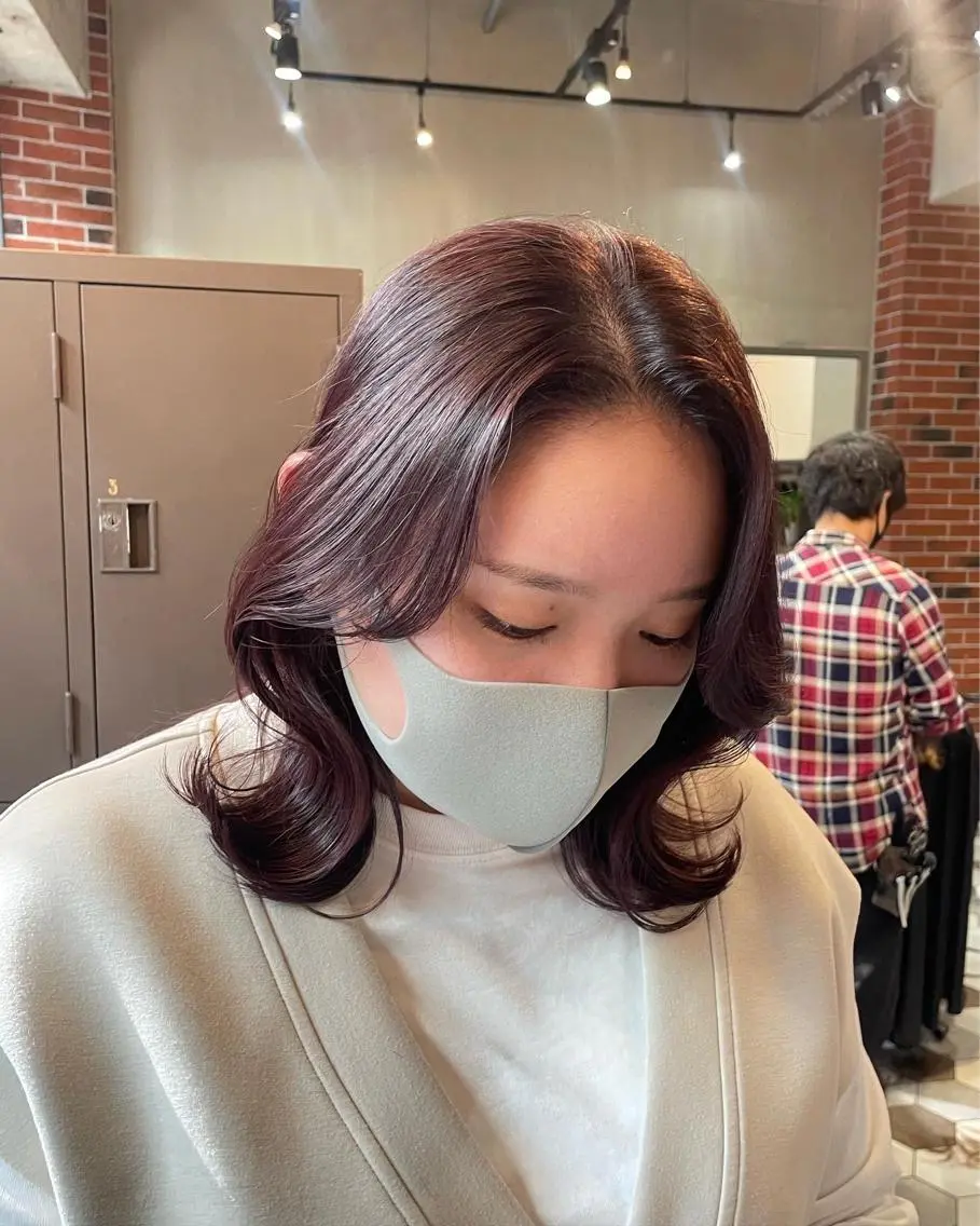 ミディアム カラー ヘアアレンジ ラベンダーカラー ラベンダーピンク ピンクカラー くびれヘア 髪質改善 カット ヘアカラー トリートメント 酸性縮毛矯正🧴韓国 レイヤー/髪質改善のヘアスタイル