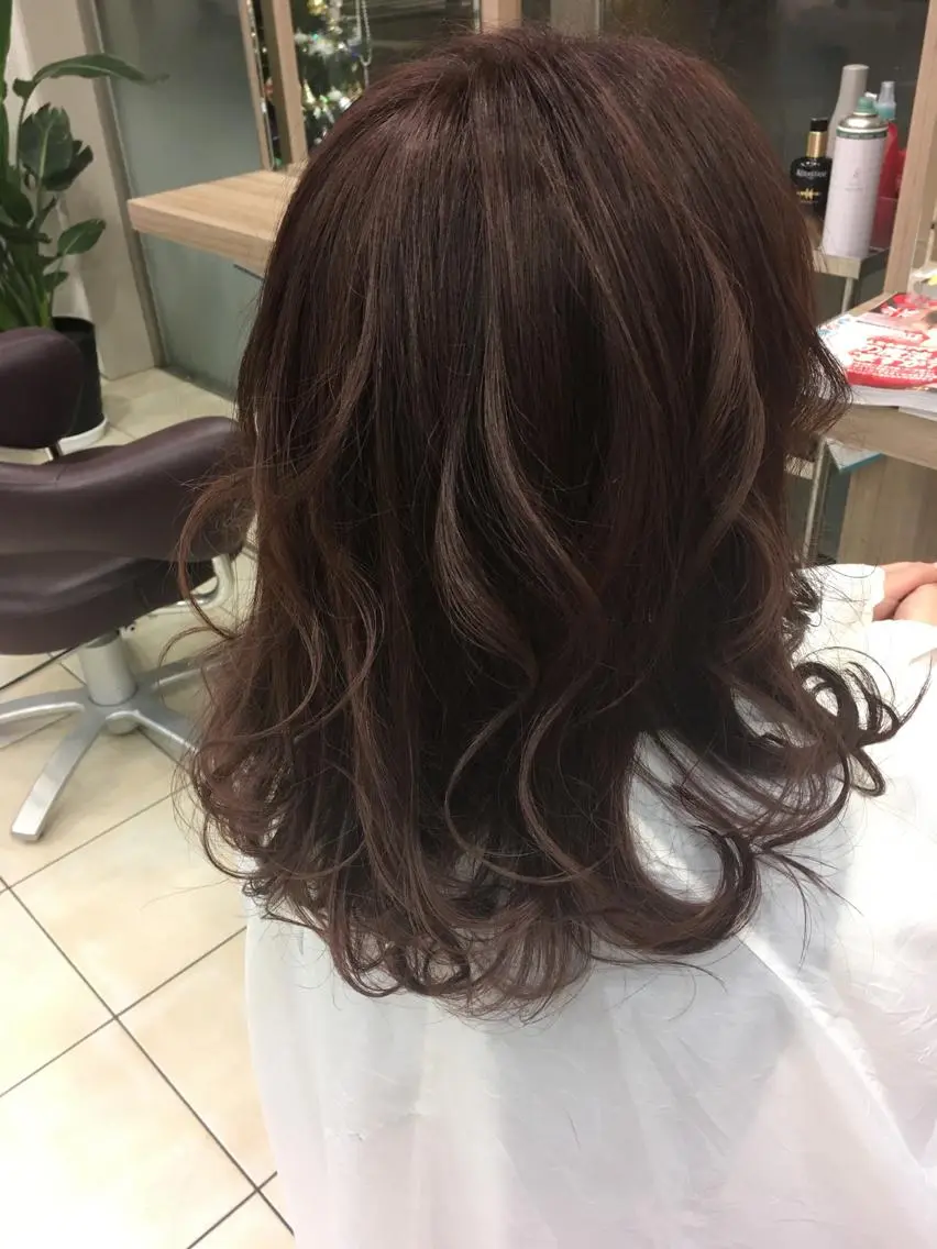 ミディアム カラー ピンクカラー バイオレットカラー カット ヘアカラー 小島 仁美のヘアスタイル