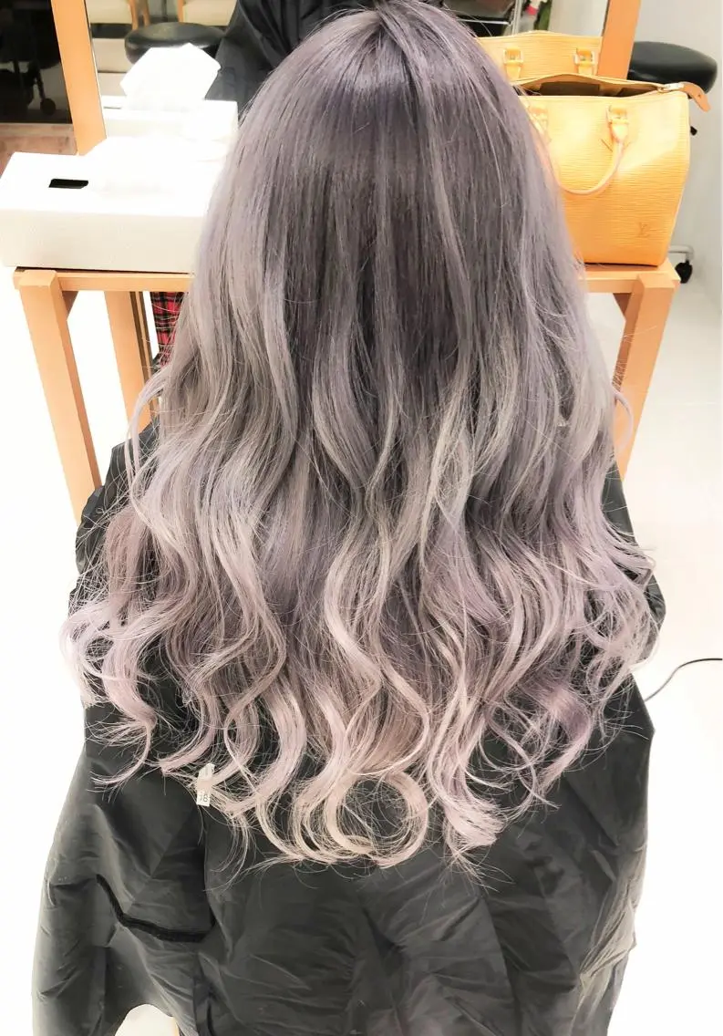 ロング カラー ラベンダーカラー ヘアカラー トリートメント Days 透明感カラーのヘアスタイル