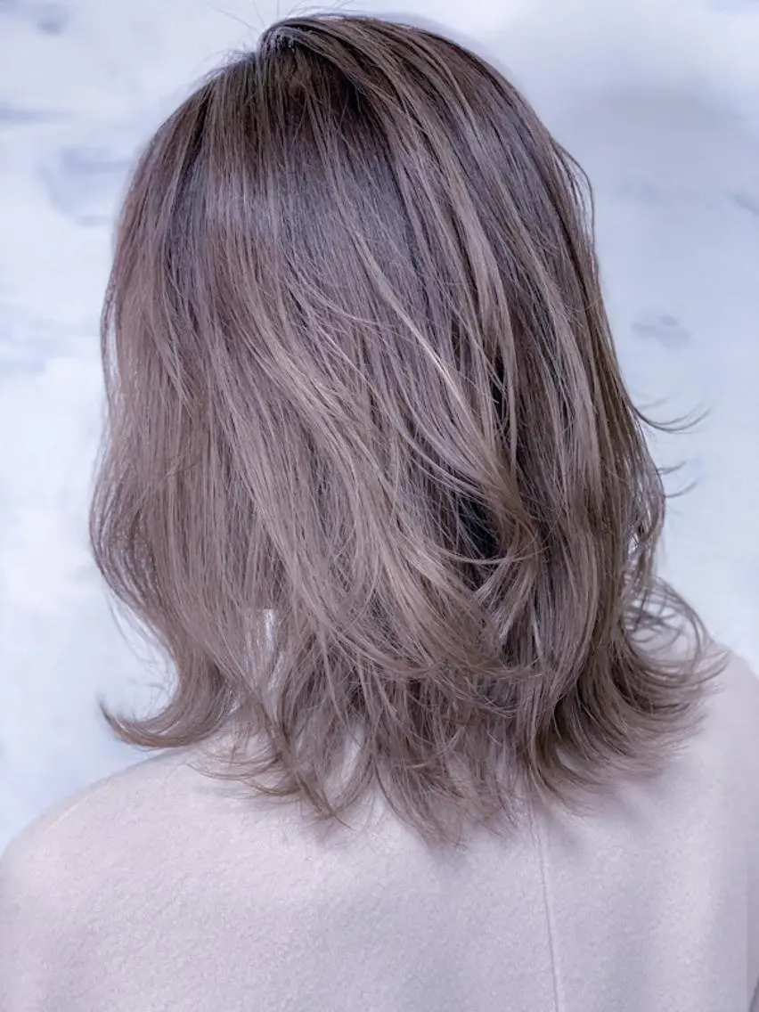 ショート カラー アディクシーカラー ブリーチ ハイライトカラー ハイライト ヘアカラー BOX mico.のヘアスタイル