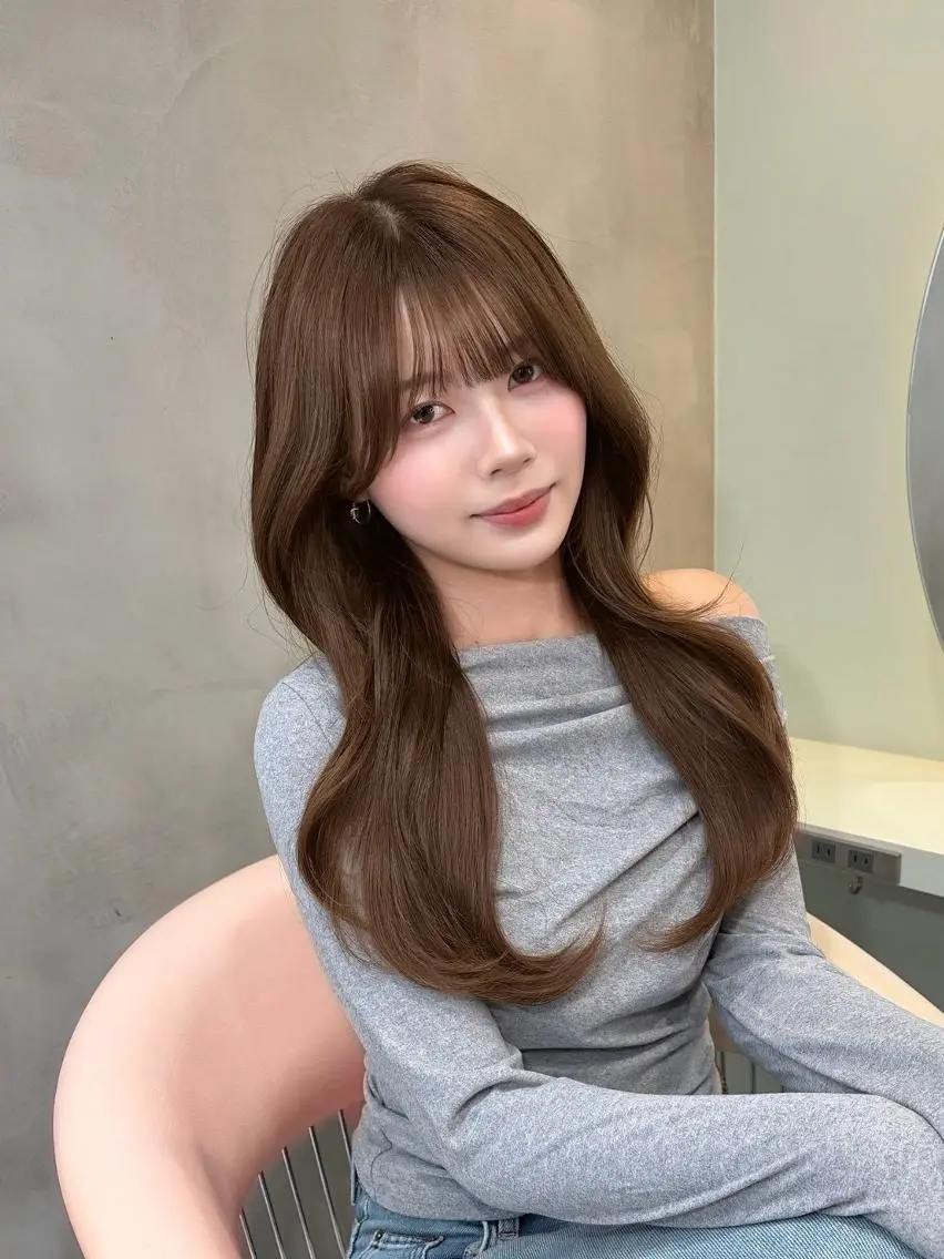 ロング ボブ 髪質改善 韓国風ヘア レイヤーカット 縮毛矯正 カット ヘアカラー トリートメント GLROW 大宮 ANNEXのヘアスタイル