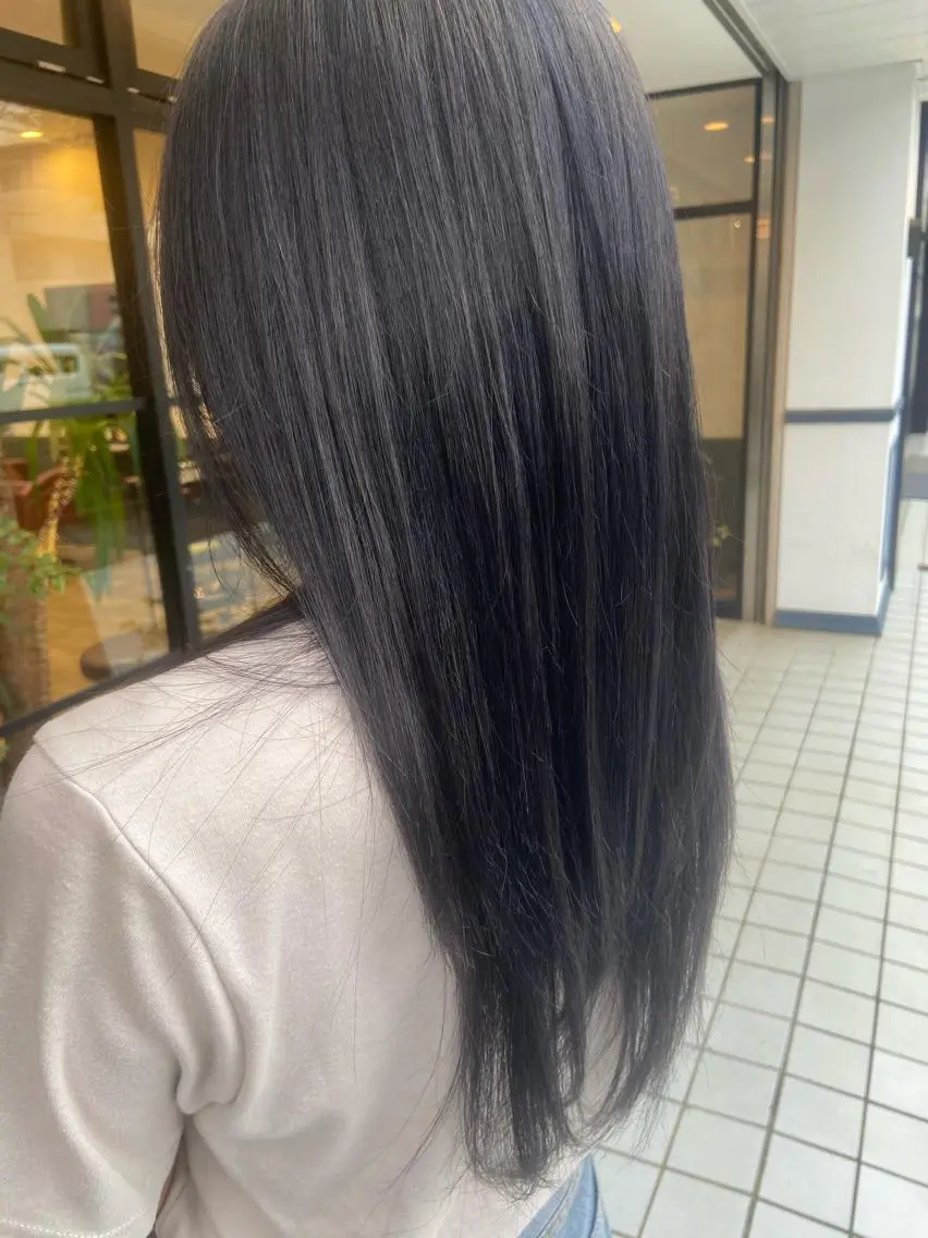 ロング ハラダ ヒナミのヘアスタイル