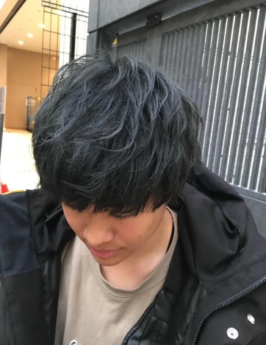 ショート カラー メンズ マッシュ グレージュ カーキグレージュ 限定クーポン 💕大量更新ブリーチのヘアスタイル