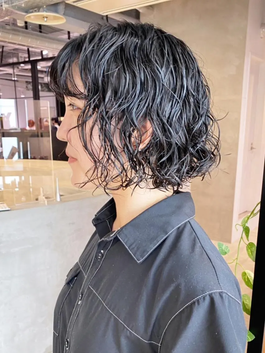 ミディアム パーマ カラー ヘアアレンジ ミディアムパーマ 黒髪 ボブ カット パーマ トリートメント ITbyALBUM 中野店のヘアスタイル