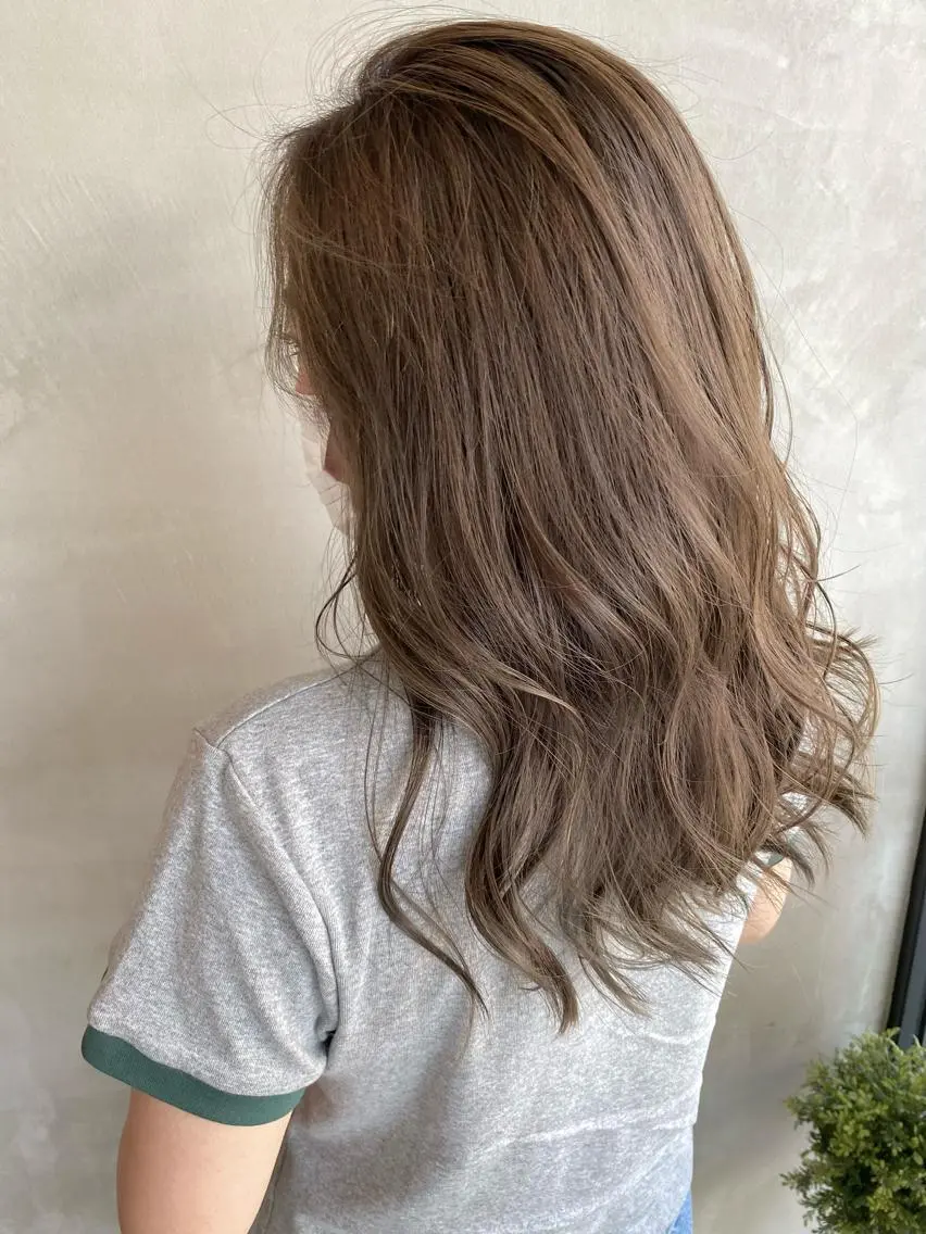 ロング カラー ヘアアレンジ ネイル マツエク・マツパ インナーカラー くびれヘア 外国人風カラー 学生 レイヤーカット カット ヘアカラー トリートメント 夜23時まで予約🉑 reverieあきらのヘアスタイル