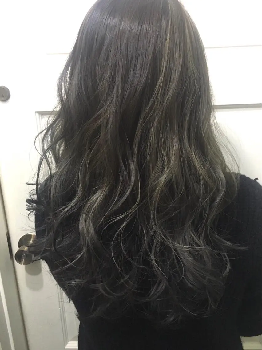 セミロング ロング カラー ブルーカラー ブルージュ 若杉 諒のヘアスタイル