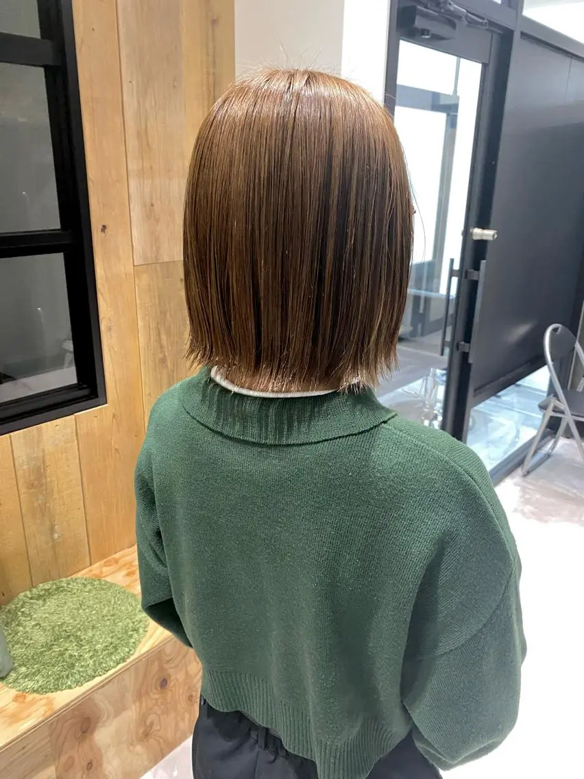 ショート カラー ベージュカラー ボブ 外ハネヘア しおり/パーマ/ newi町田のヘアスタイル
