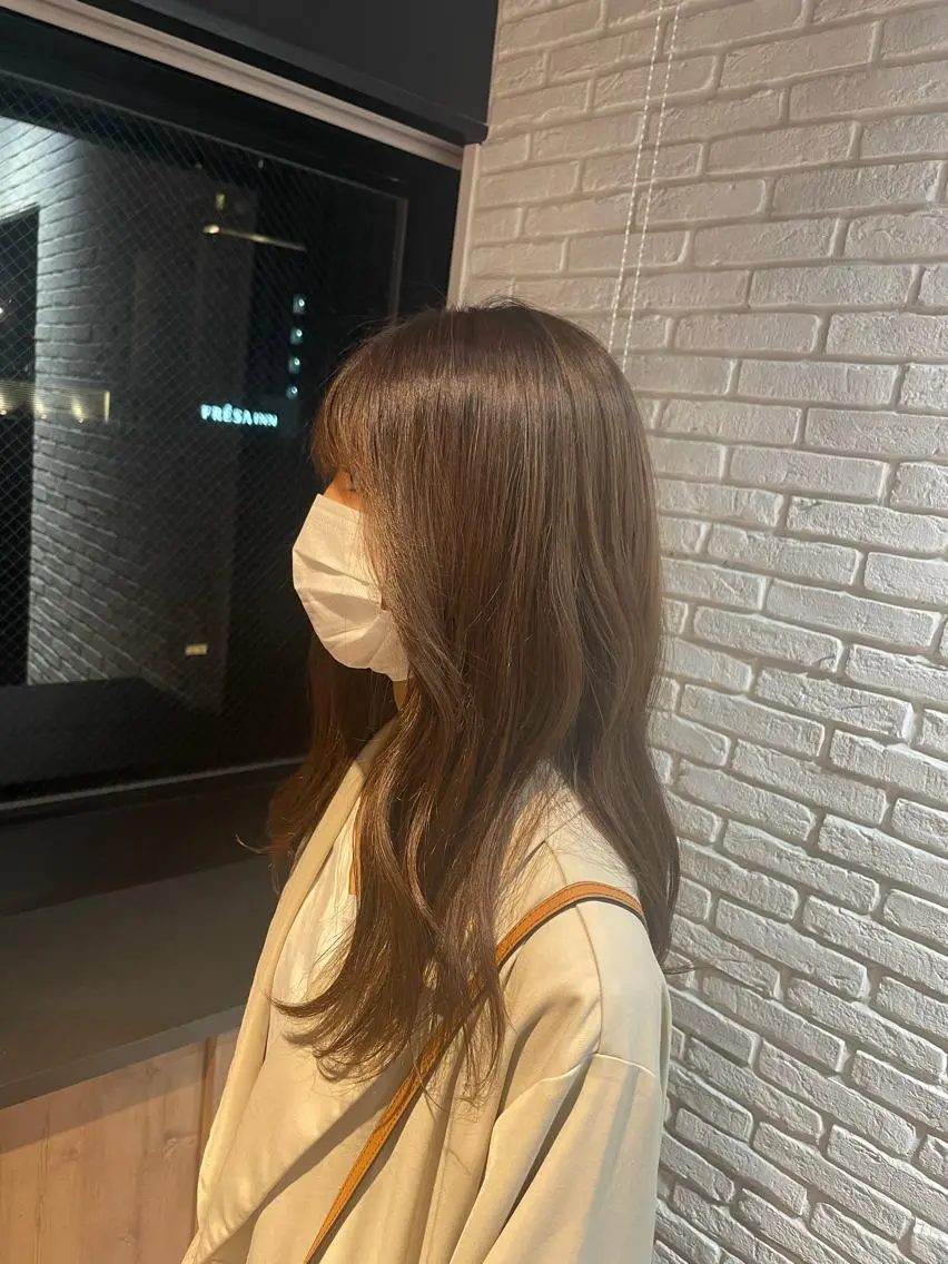 カラー 顔まわり🥨レイヤー /透明感/水口舞奈のヘアスタイル