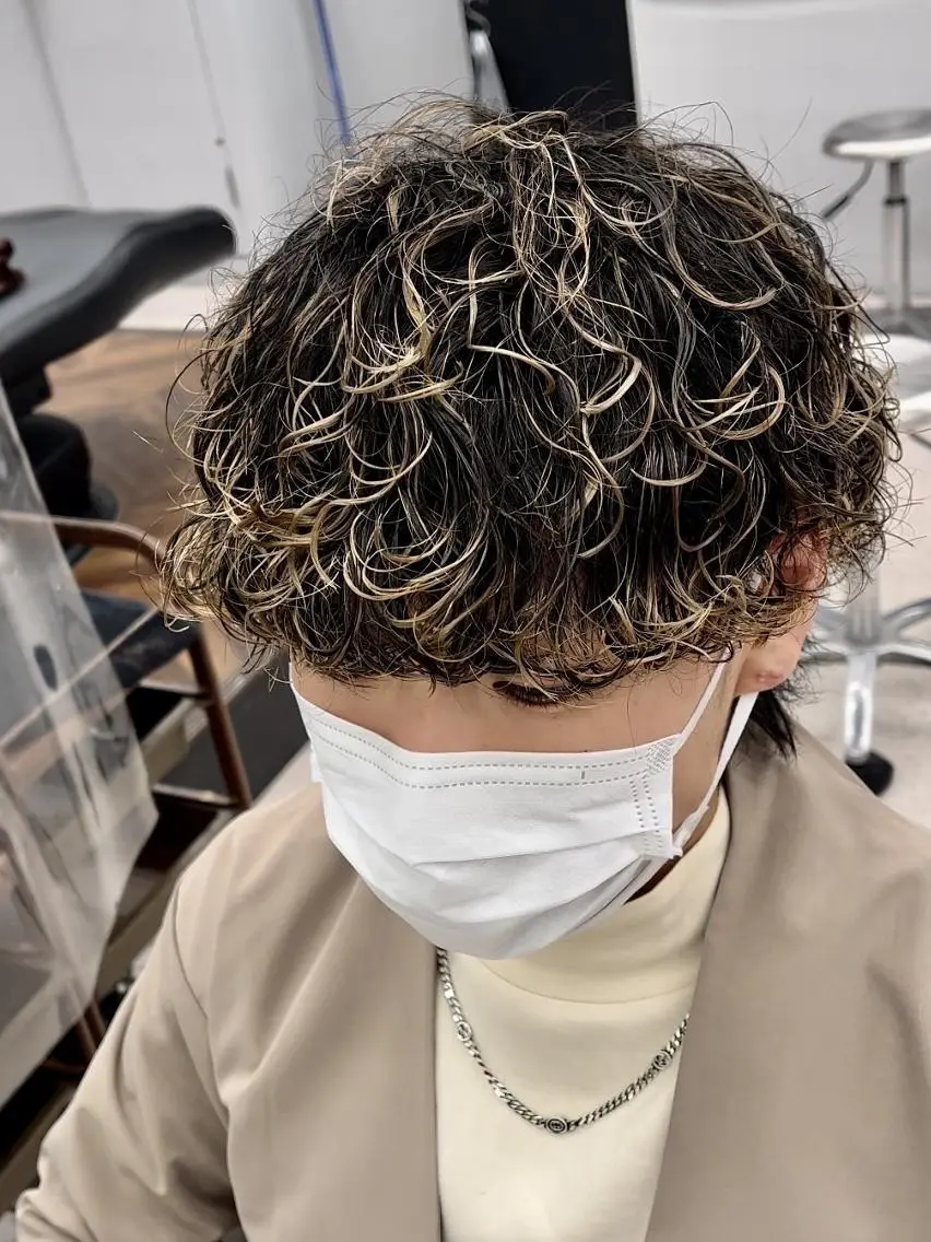 ショート カット ヘアカラー メンズスタイリスト✨ 助川龍哉のヘアスタイル
