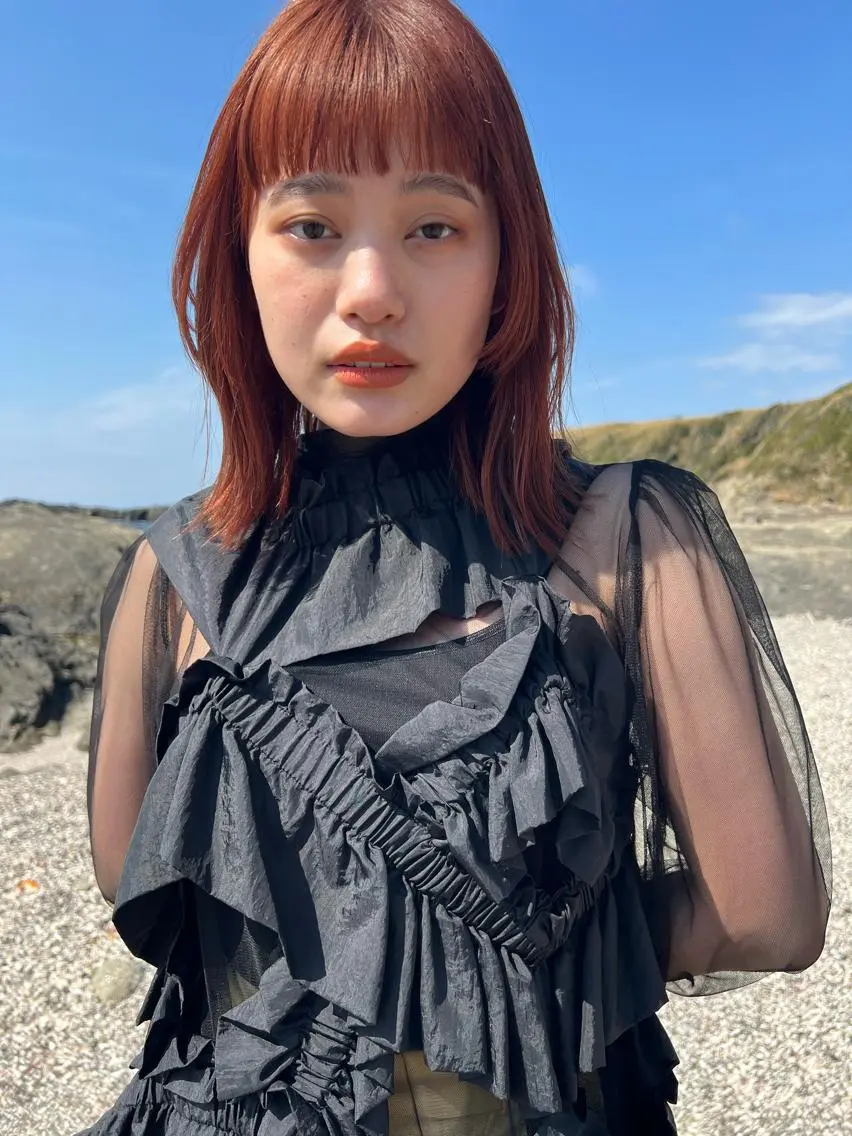 セミロング カラー オレンジ レイヤーカット ヘアカラー 圧倒的デザイン力 店長🎨RENAのヘアスタイル