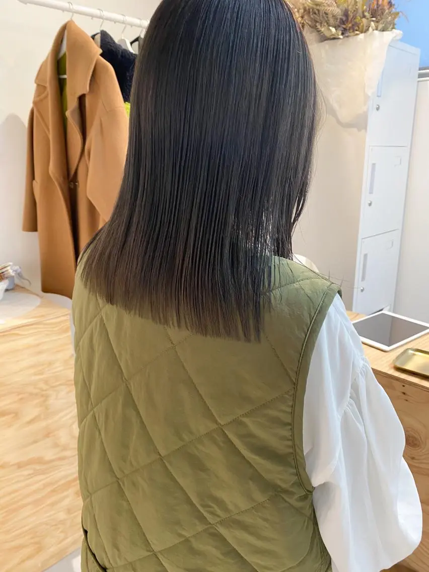 セミロング カラー ダークグレー ダークグレージュ グレージュ fit stand /HIIRAGIのヘアスタイル