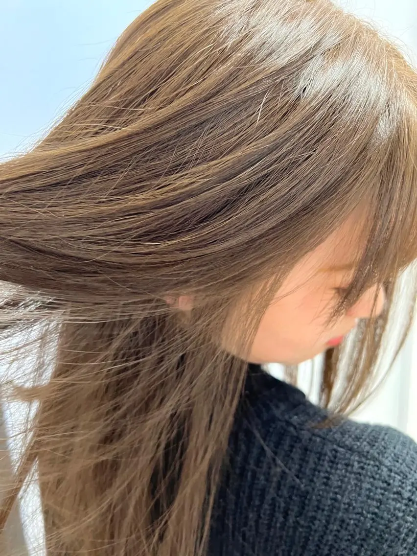 セミロング カット ヘアカラー 三輪 恭平のヘアスタイル