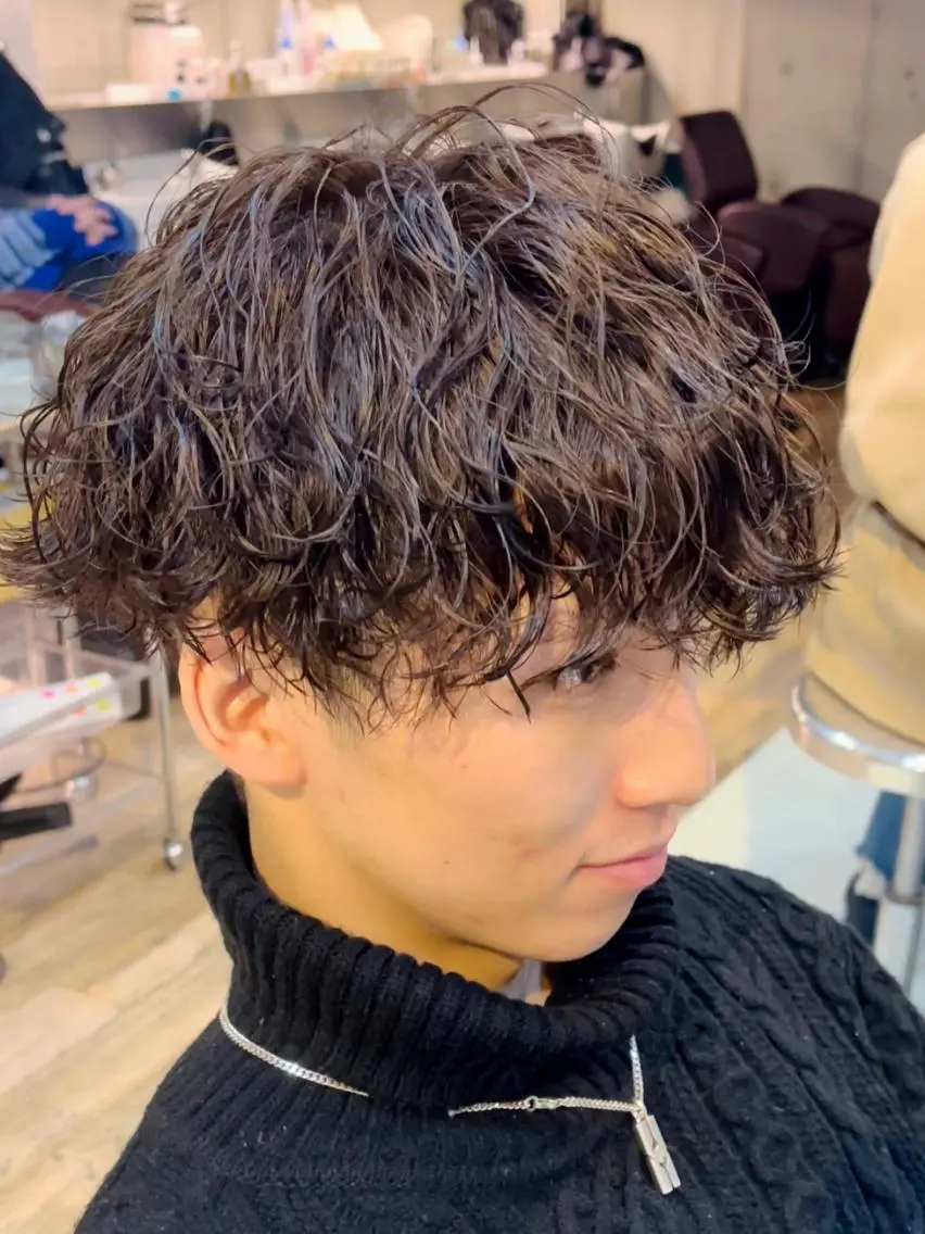 パーマ メンズ メンズブリーチ メンズパーマ ツイストスパイラルパーマ 波巻きパーマ ニュアンスパーマ fifth リュウセイのヘアスタイル