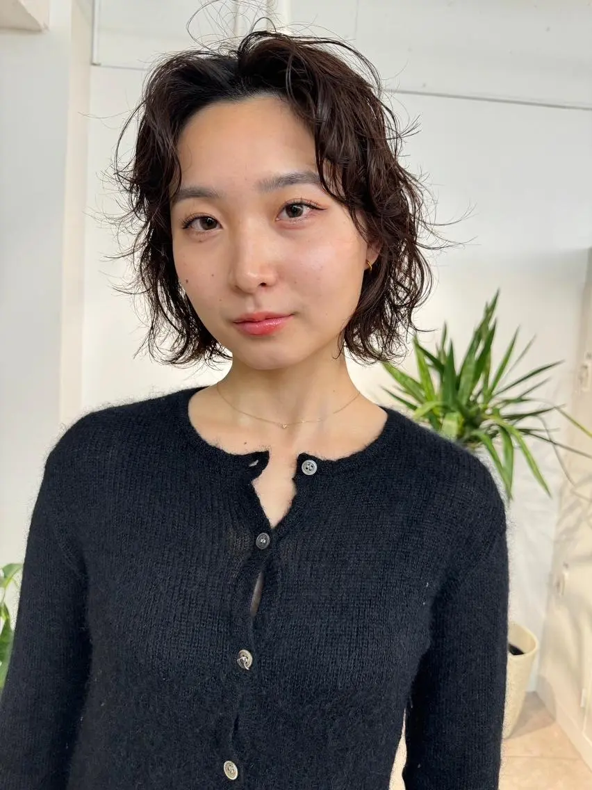 ミディアム カラー パーマ ショートボブ ミディアムパーマ アディクシーカラー ブリーチ ケアブリーチ カット ヘアカラー トリートメント KOUSUKE /レイヤーカットのヘアスタイル