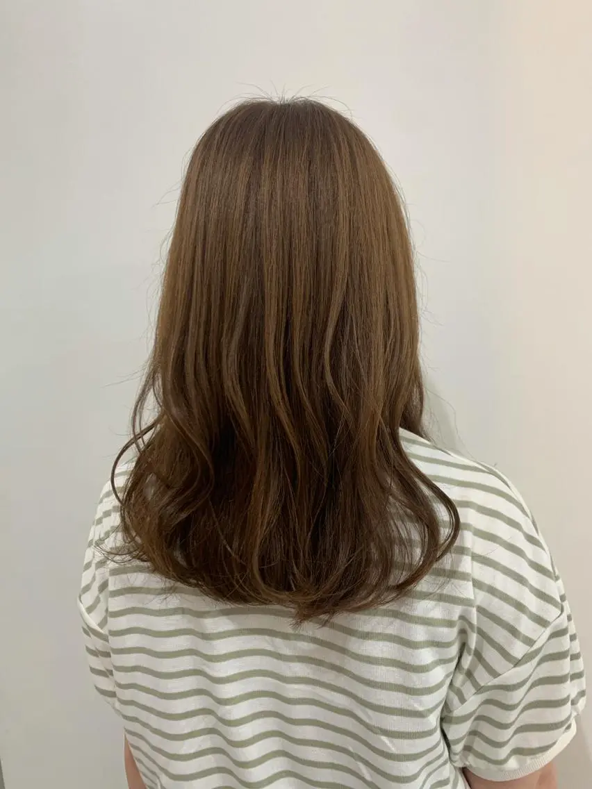 セミロング カラー ベージュカラー 🤍似合わせパーマ 奥田沙耶🫧のヘアスタイル
