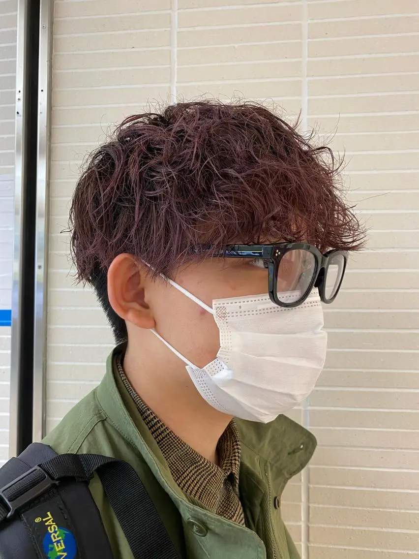 カラー メンズ レッドカラー サントス 芳美のヘアスタイル
