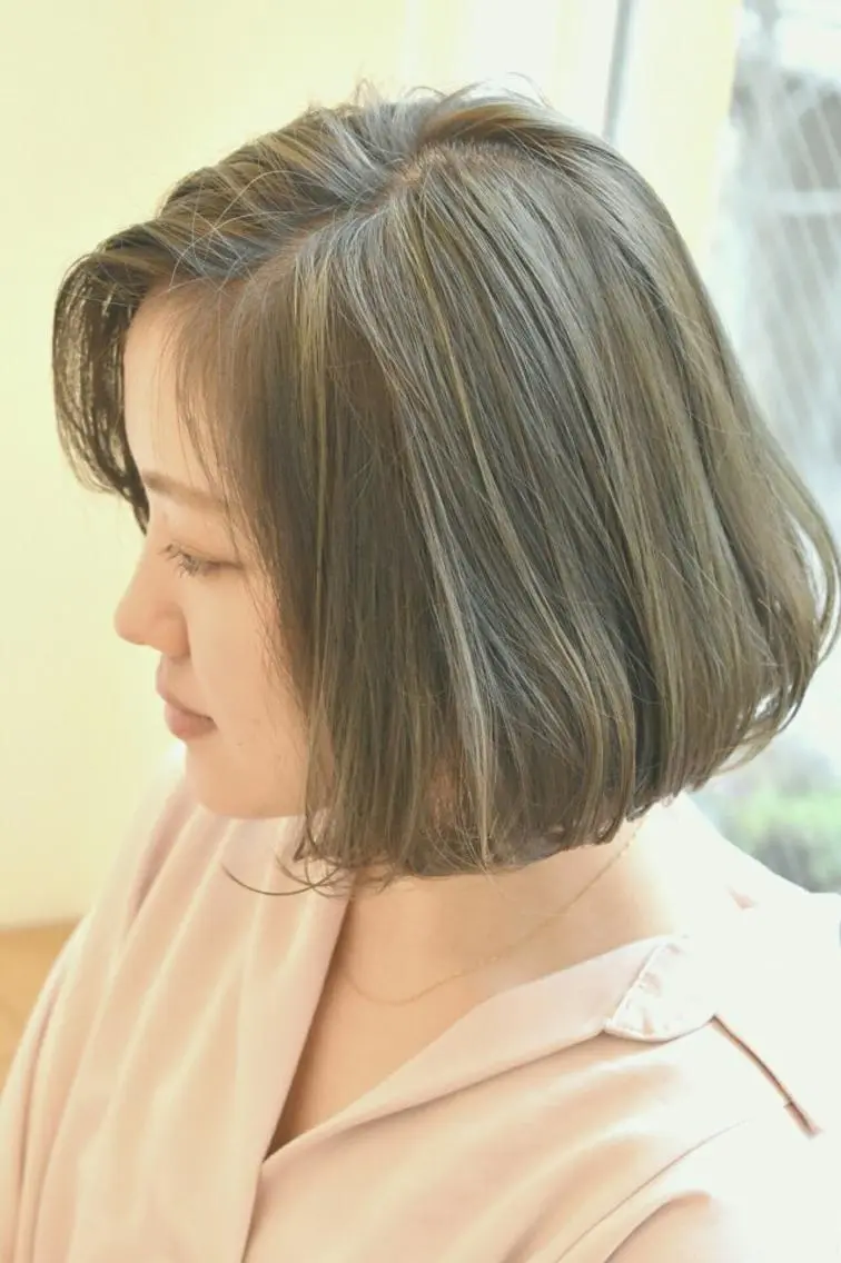 ミディアム カラー グレージュ ハイライトカラー ボブ ハイライト 山形 光輪子のヘアスタイル
