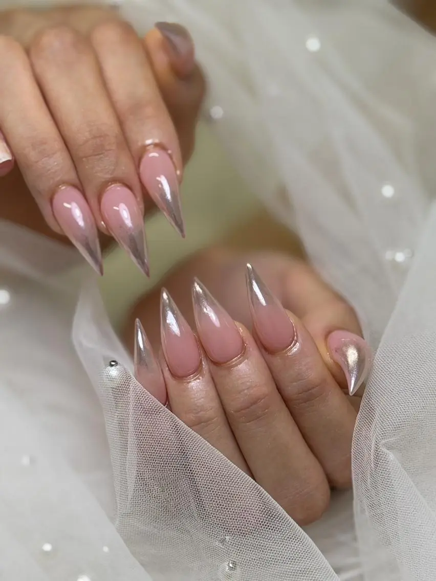ネイル 💕リリ 🩷のネイルデザイン