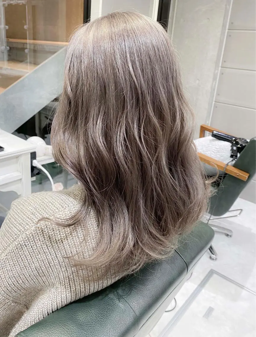 ミディアム カラー ヘアアレンジ アッシュ アッシュグレー アッシュグレージュ 透明感カラー グレージュ モテ髪透明感❤️ デイズヘアカラーのヘアスタイル
