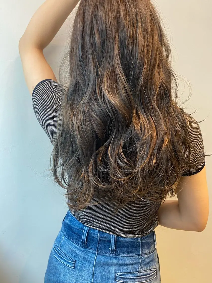 ロング カラー ヘアアレンジ アッシュ ハイライトカラー ハイライト カット ヘアカラー トリートメント ヘッドスパ 小林 佳祐のヘアスタイル