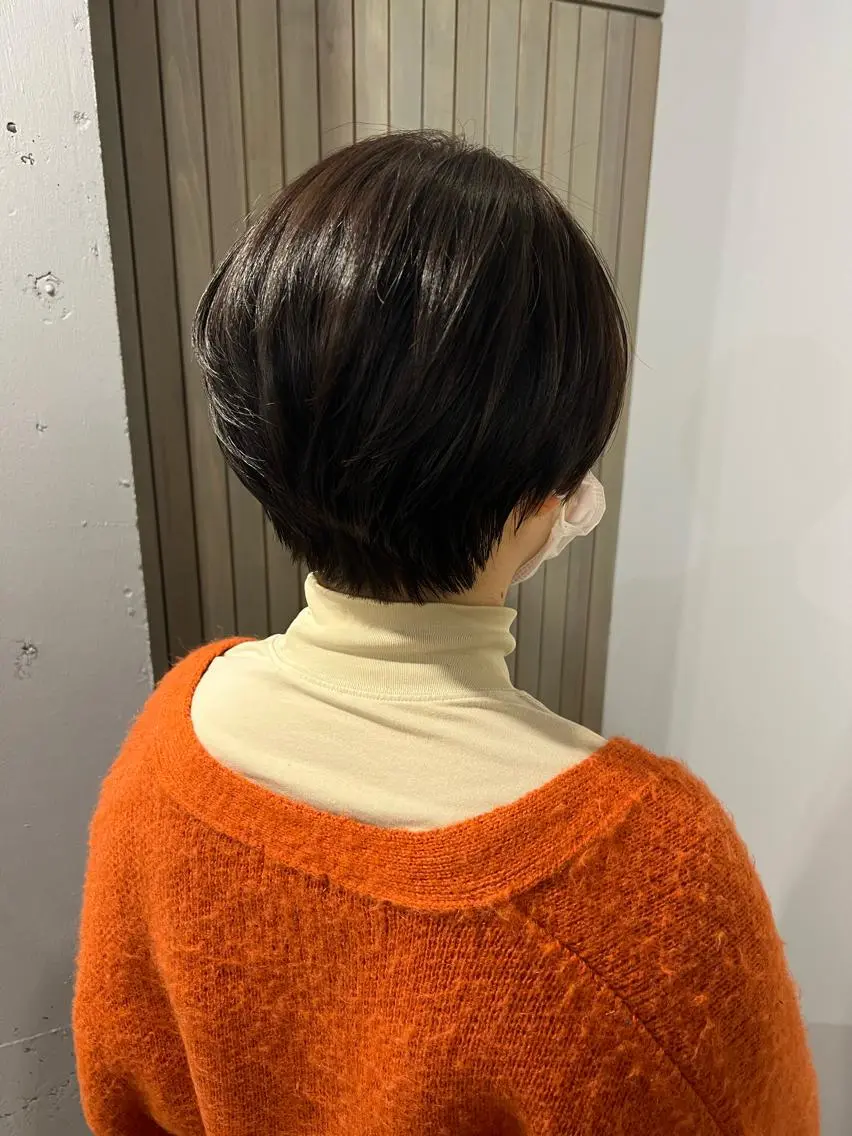 ショート カラー ハンサムショート アッシュ オリーブアッシュ オリーブカラー ショートヘア カット ヘアカラー トリートメント Sachiko ❤︎Pressのヘアスタイル