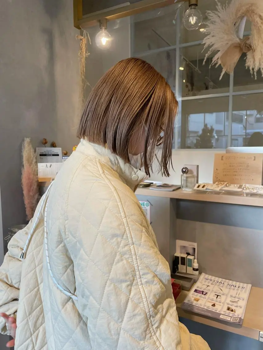 ショート カラー 切りっぱなしボブ ボブ kanami - ROCCO -のヘアスタイル