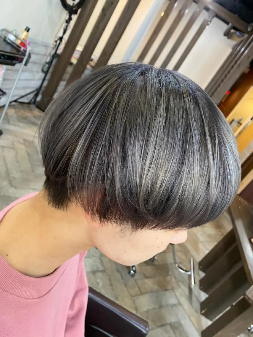 ショート カラー メンズ マッシュ シルバー カット ヘアカラー トリートメント 女性指名人気no.1 尾崎のヘアスタイル