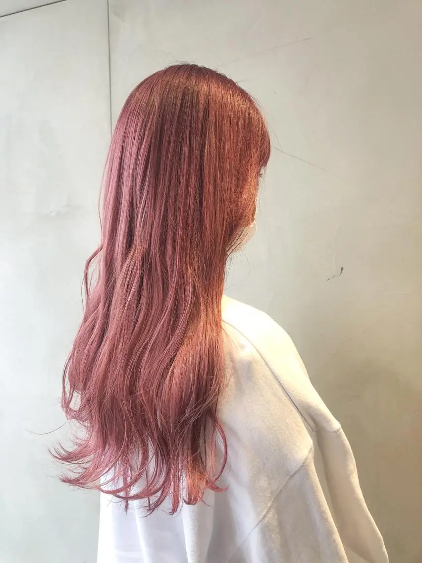 ロング カラー ピンクカラー 圧倒的透明感カラー nana🦕のヘアスタイル