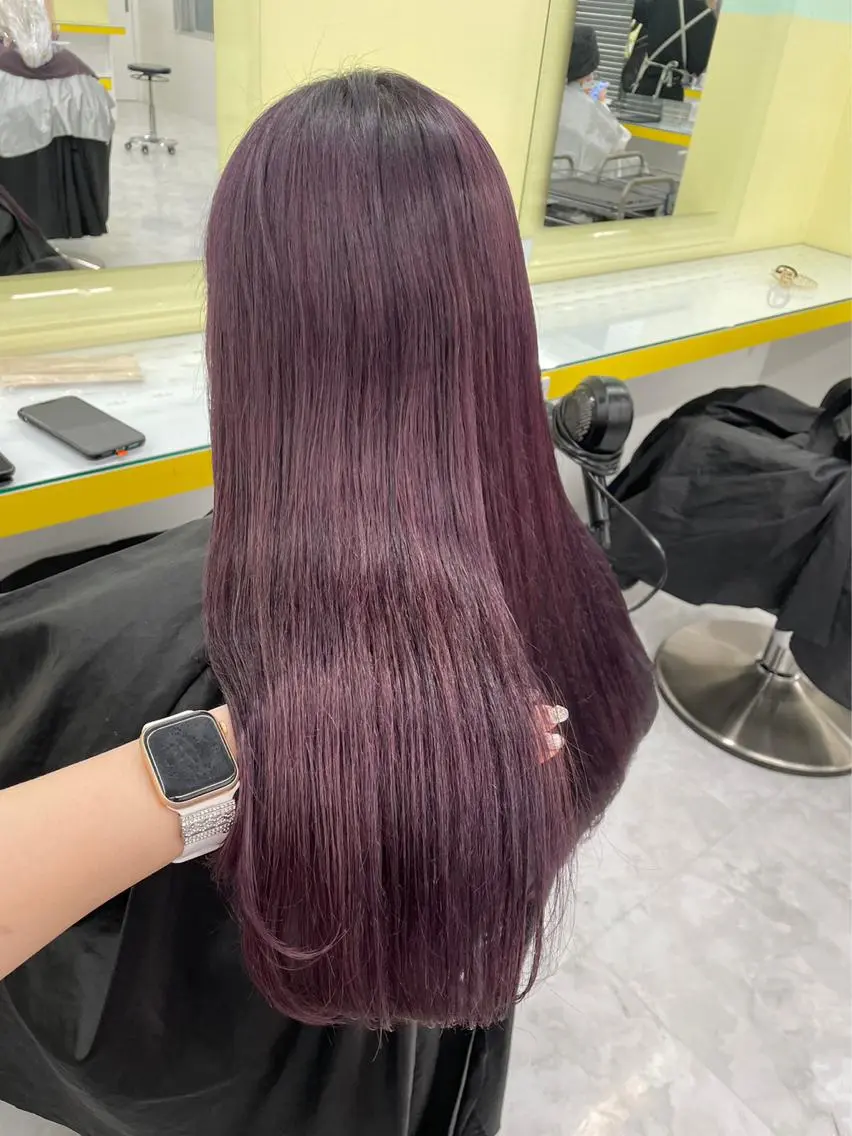 セミロング ❤︎ワンホンガーリー なハイトーンヘア❤︎のヘアスタイル