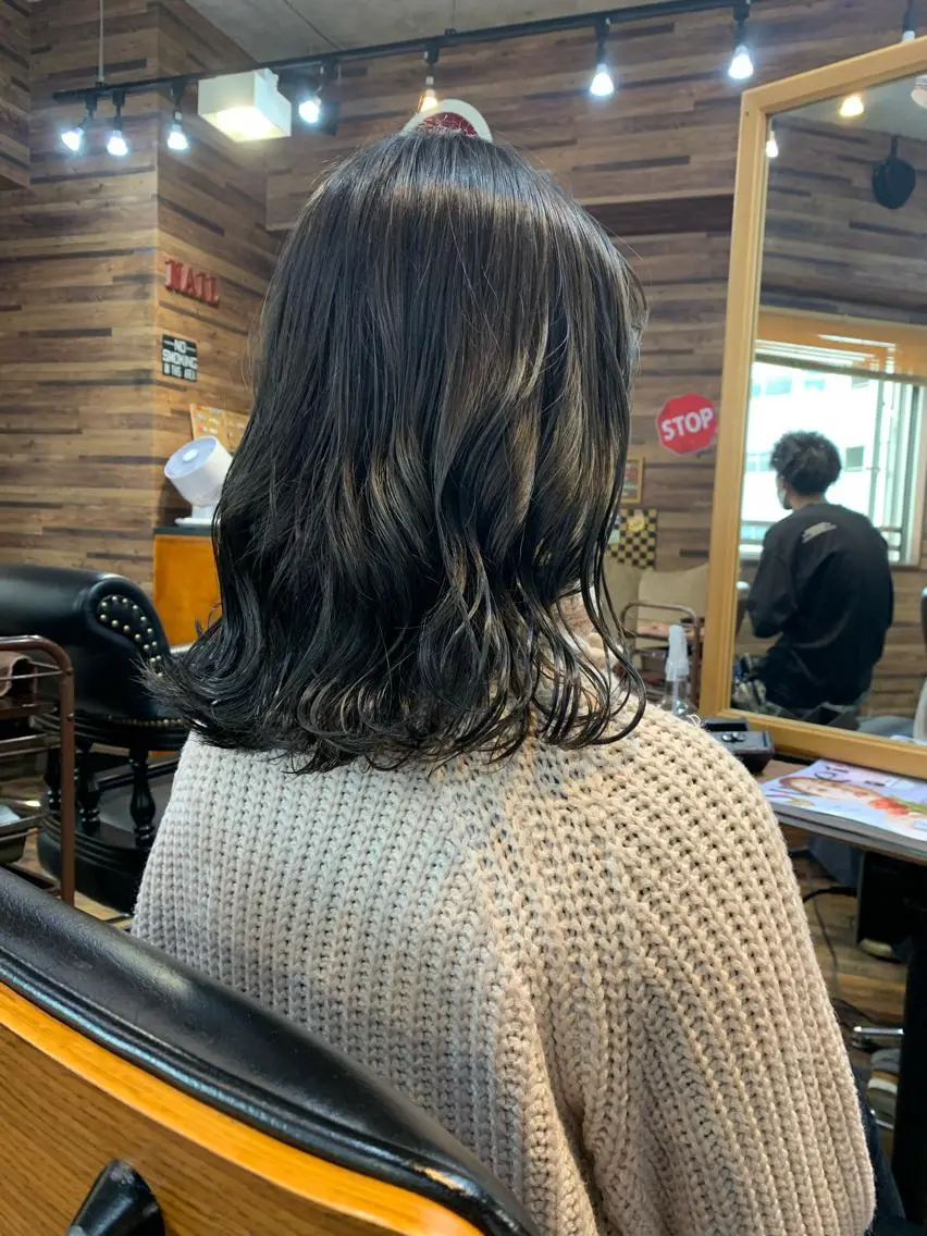 セミロング カラー 川名 充✂️のヘアスタイル